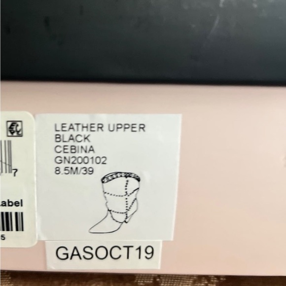 BCBGenerstion black suede studded booties size 8.5 - Picture 9 of 14